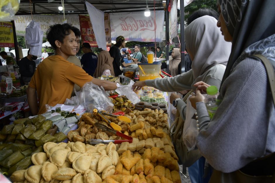 perbandingan harga bahan baku makanan