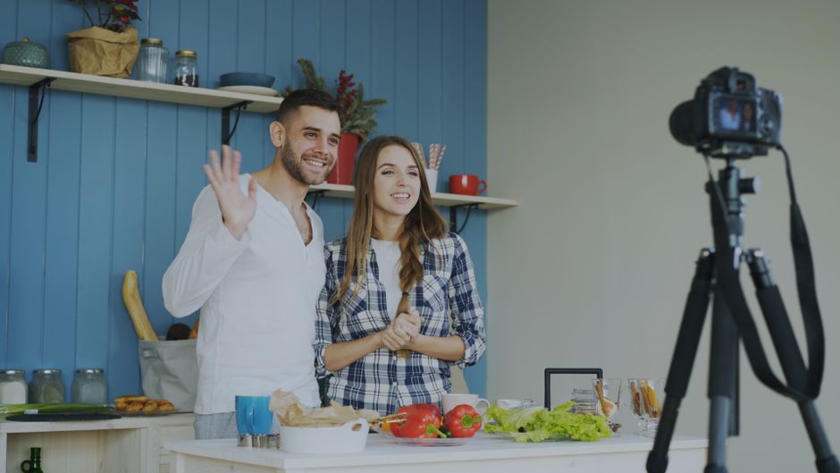 cara memanfaatkan media sosial untuk bisnis makanan
