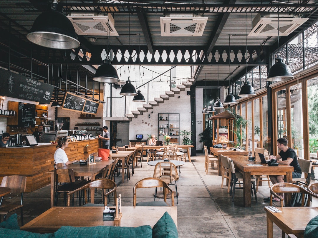 cara membuat sistem shift kerja karyawan cafe